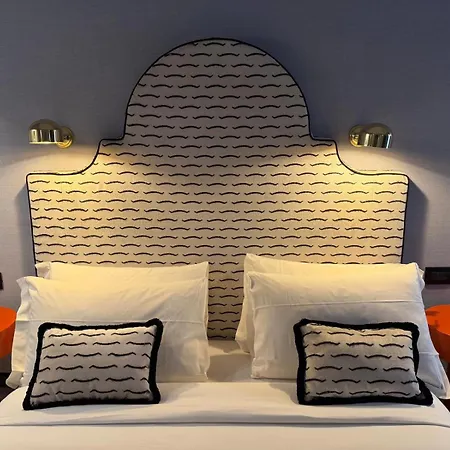 Smart Rooms At Spanish Steps